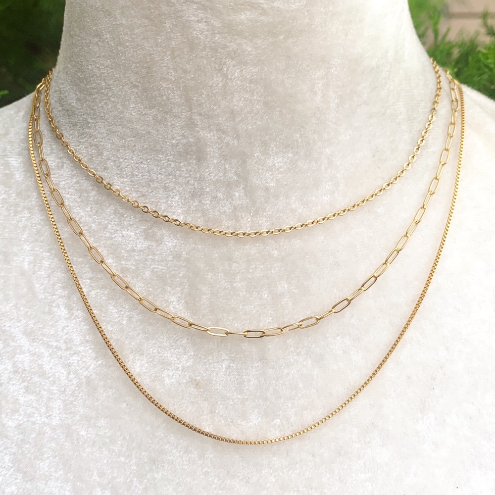 18k Gold Plated 3 Piece Layered
Necklace Set (New) 💦 
Waterproof